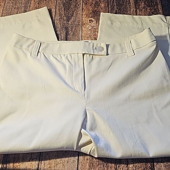 Additions by Chicos size 0.5 white cropped capris - Picture 1 of 7